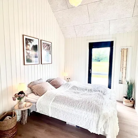 Holiday home Nyt Og Hyggeligt Ved Remmerstrand *